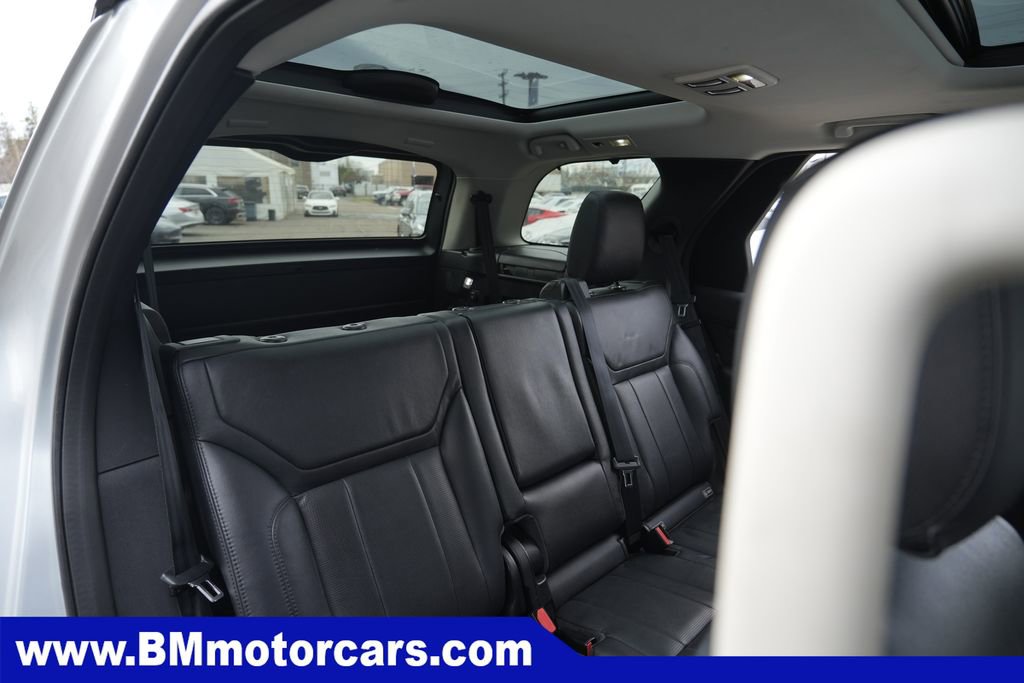 Used 2018 Land Rover Discovery HSE AWD/4WD image 32