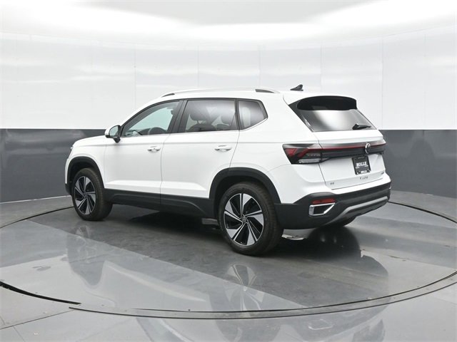 Used 2025 Volkswagen Taos SE w/ Panoramic Sunroof Package image 5