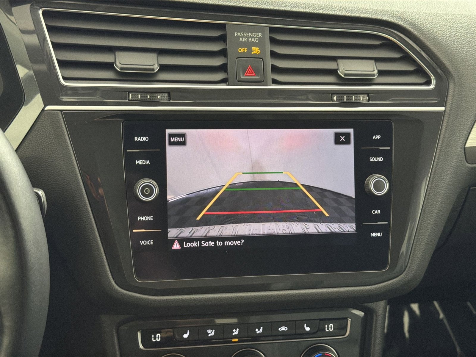 Used 2019 Volkswagen Tiguan SE w/ Panoramic Sunroof Package image 19