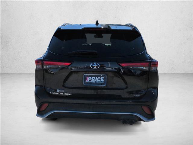 Used 2021 Toyota Highlander XSE image 6