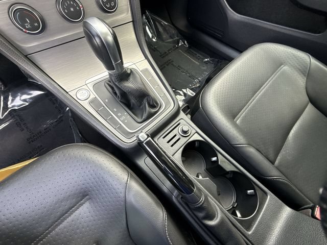 Used 2017 Volkswagen Golf Wolfsburg Edition FWD image 21