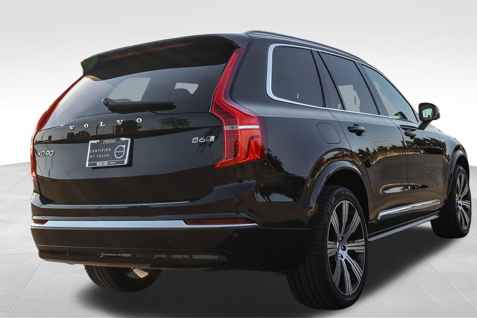 Used 2023 Volvo XC90 B6 Ultimate w/ Protection Package Premier AWD/4WD image 6