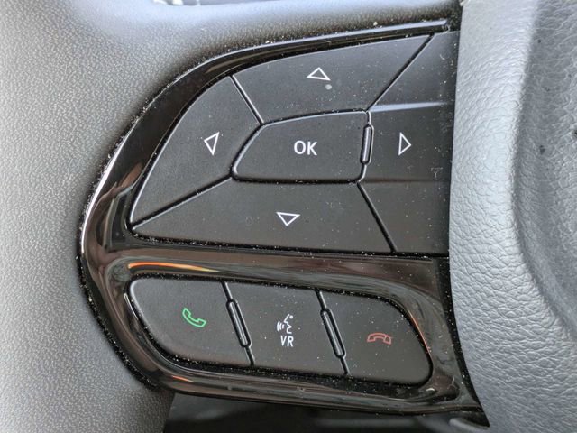 Used 2025 Chrysler Pacifica Limited image 31