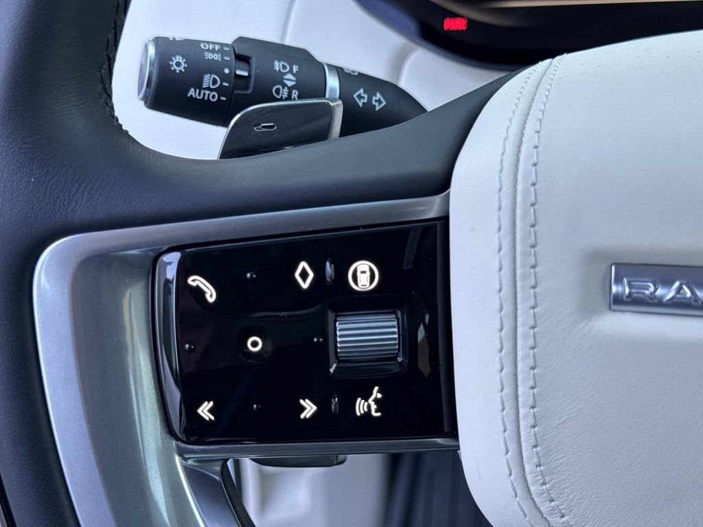 Certified 2025 Land Rover Range Rover SE AWD/4WD image 30