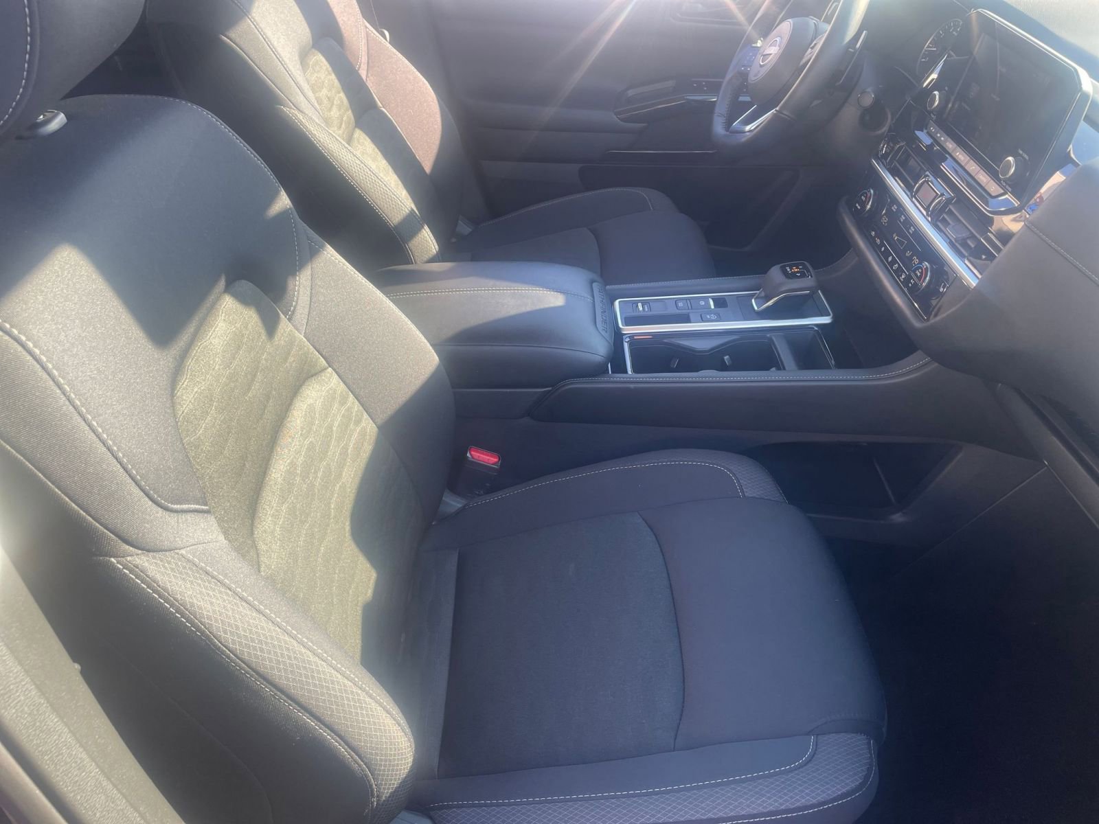 Used 2025 Nissan Pathfinder SV image 36