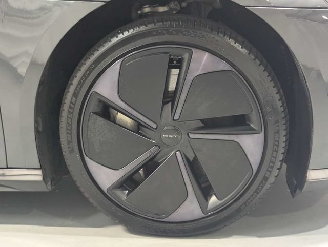 Used 2025 Lucid Air Touring AWD/4WD image 29