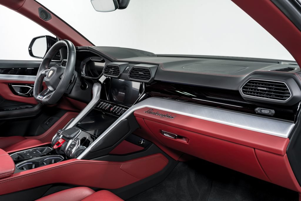 Used 2022 Lamborghini Urus AWD/4WD image 34