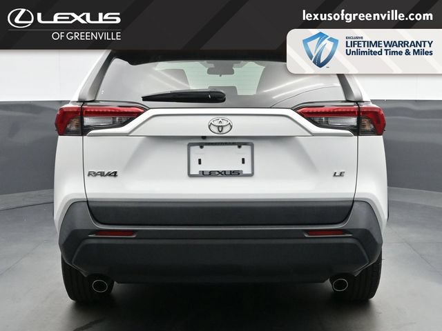 Used 2022 Toyota RAV4 LE FWD image 7