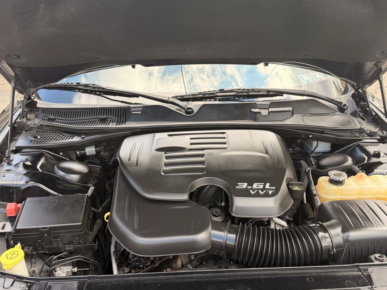 Used 2016 Dodge Challenger SXT RWD image 14
