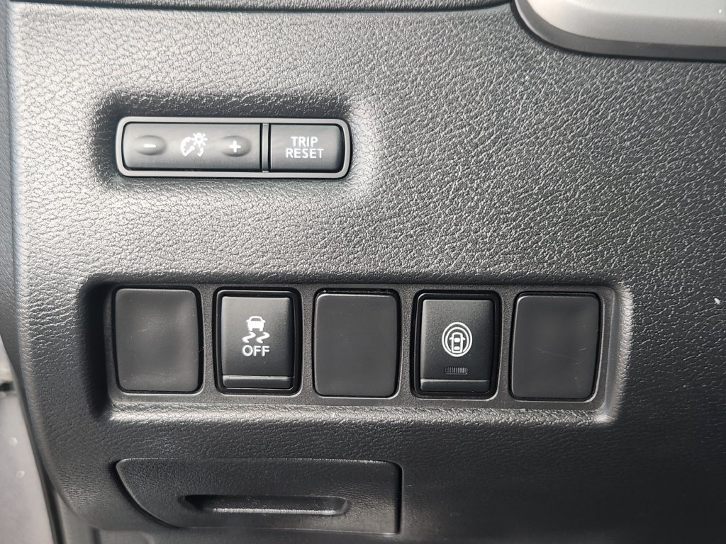 Used 2023 Nissan Murano SV AWD/4WD image 12
