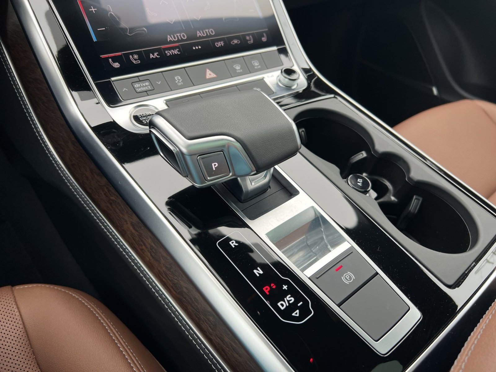 Used 2025 Audi Q8 Premium Plus image 22