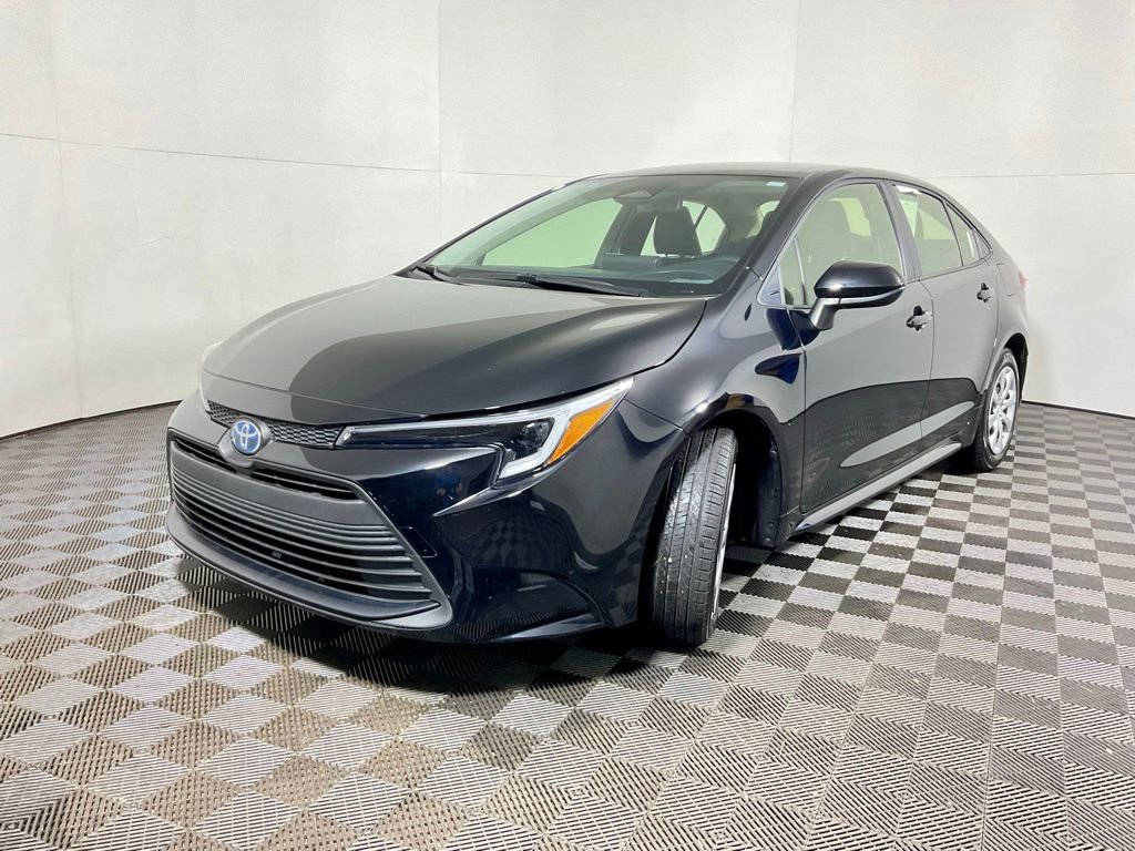 Used 2023 Toyota Corolla LE w/ Carpet Mat Package (TMS) image 8