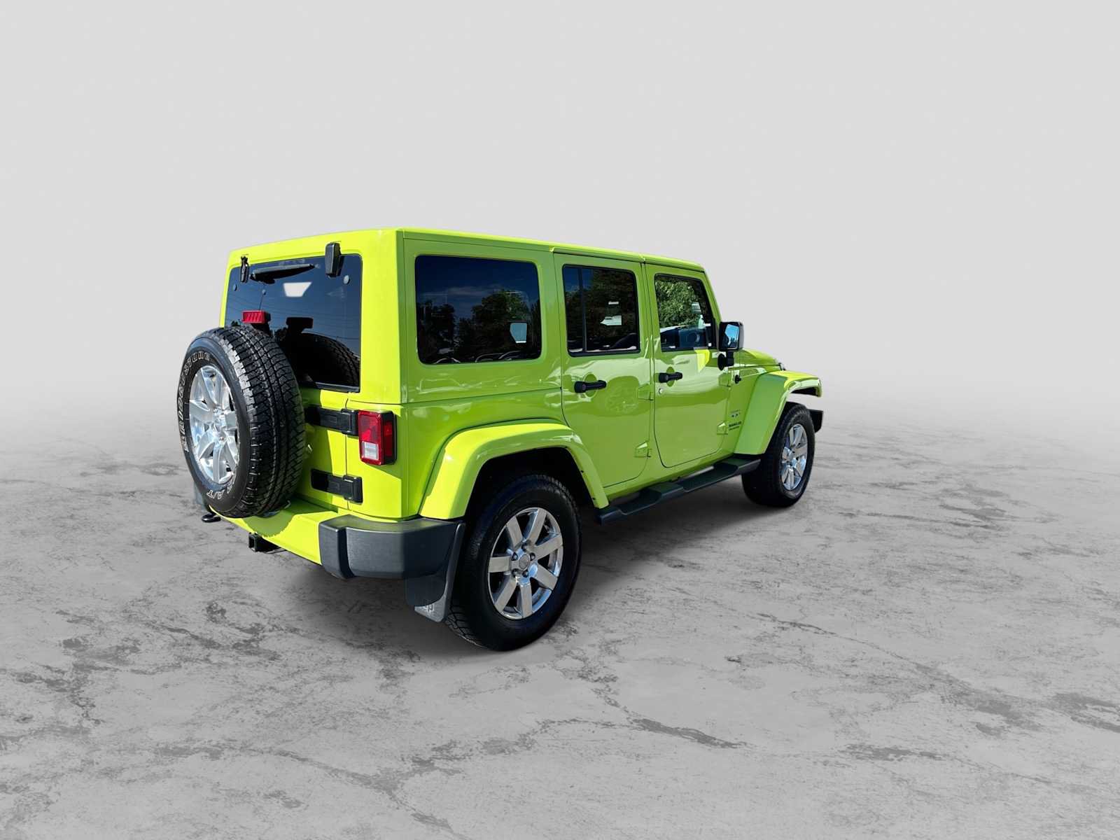 Used 2016 Jeep Wrangler Unlimited Sahara w/ Connectivity Group AWD/4WD image 8