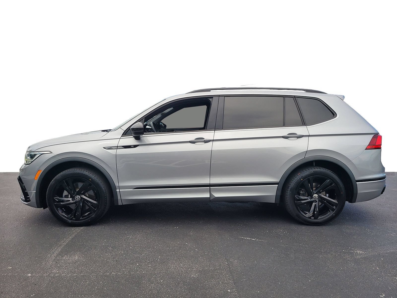 Used 2023 Volkswagen Tiguan SE R-Line FWD image 5