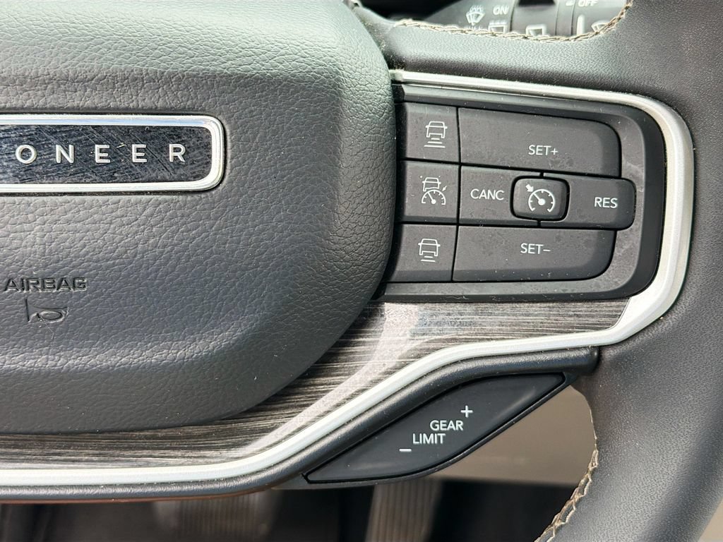 Used 2022 Jeep Wagoneer Series III w/ Convenience Group I AWD/4WD image 21