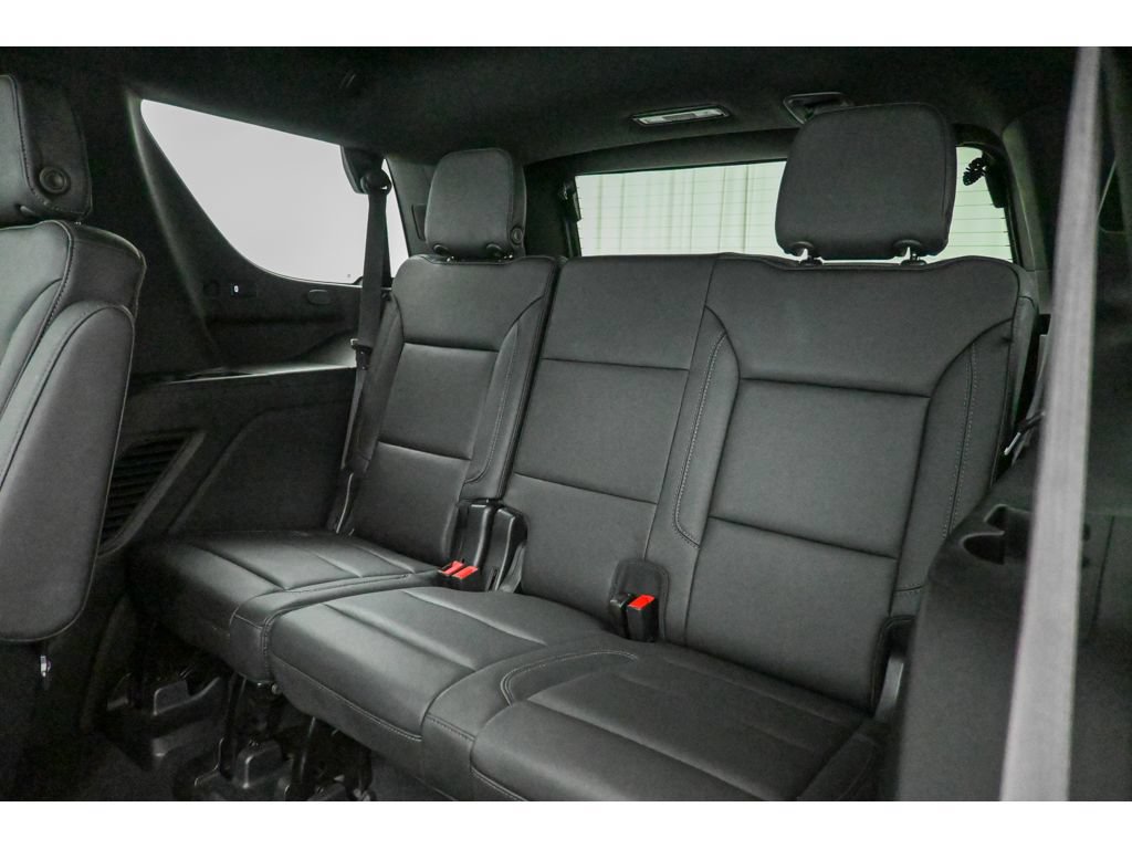 Used 2022 Chevrolet Tahoe Z71 w/ Luxury Package AWD/4WD image 15
