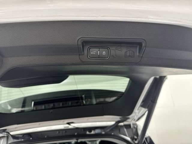 Used 2022 Ford Explorer XLT AWD/4WD image 33