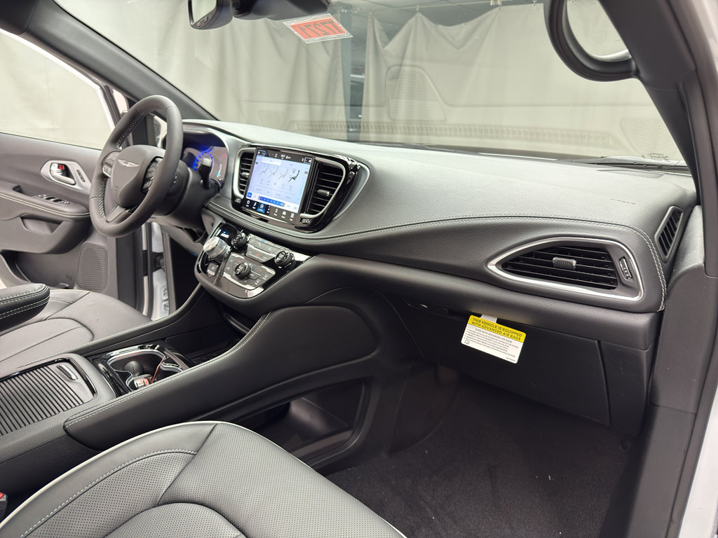 New 2026 Chrysler Pacifica Limited w/ S Appearance Package image 15