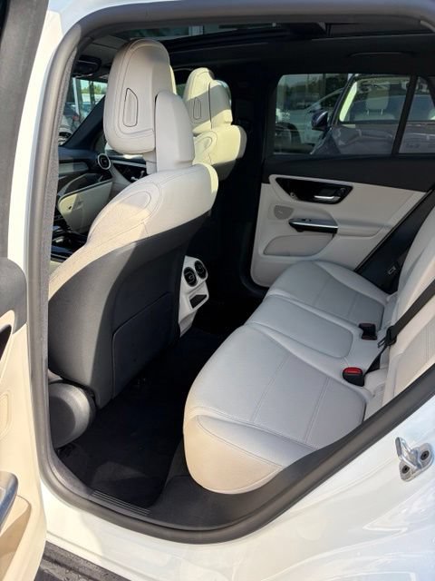 Certified 2025 Mercedes-Benz GLC 300 image 6