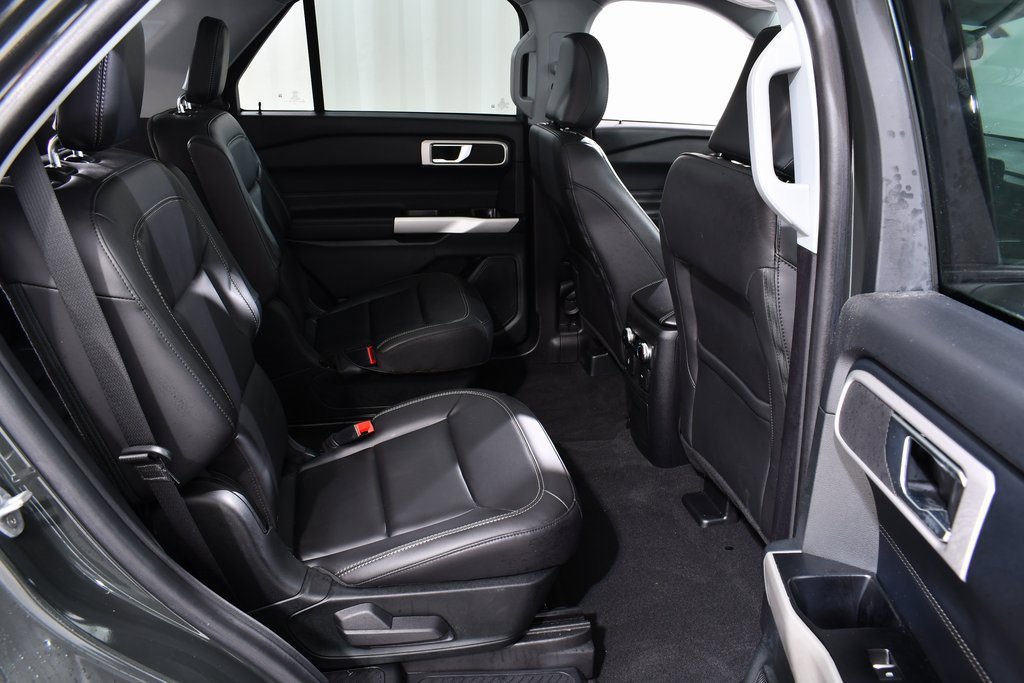 Used 2022 Ford Explorer XLT w/ Equipment Group 202A image 19