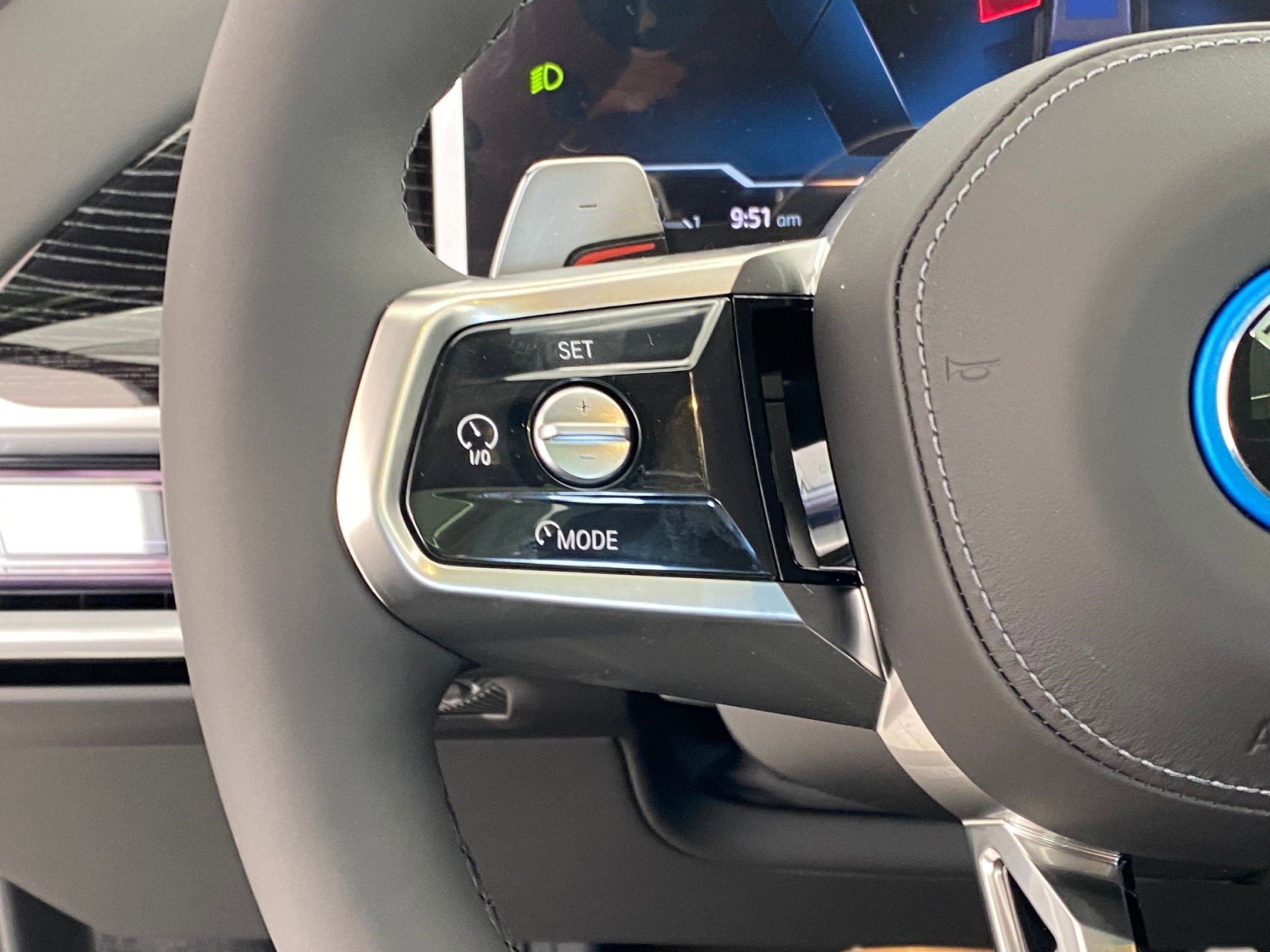 New 2026 BMW 750e xDrive w/ Premium Package image 18
