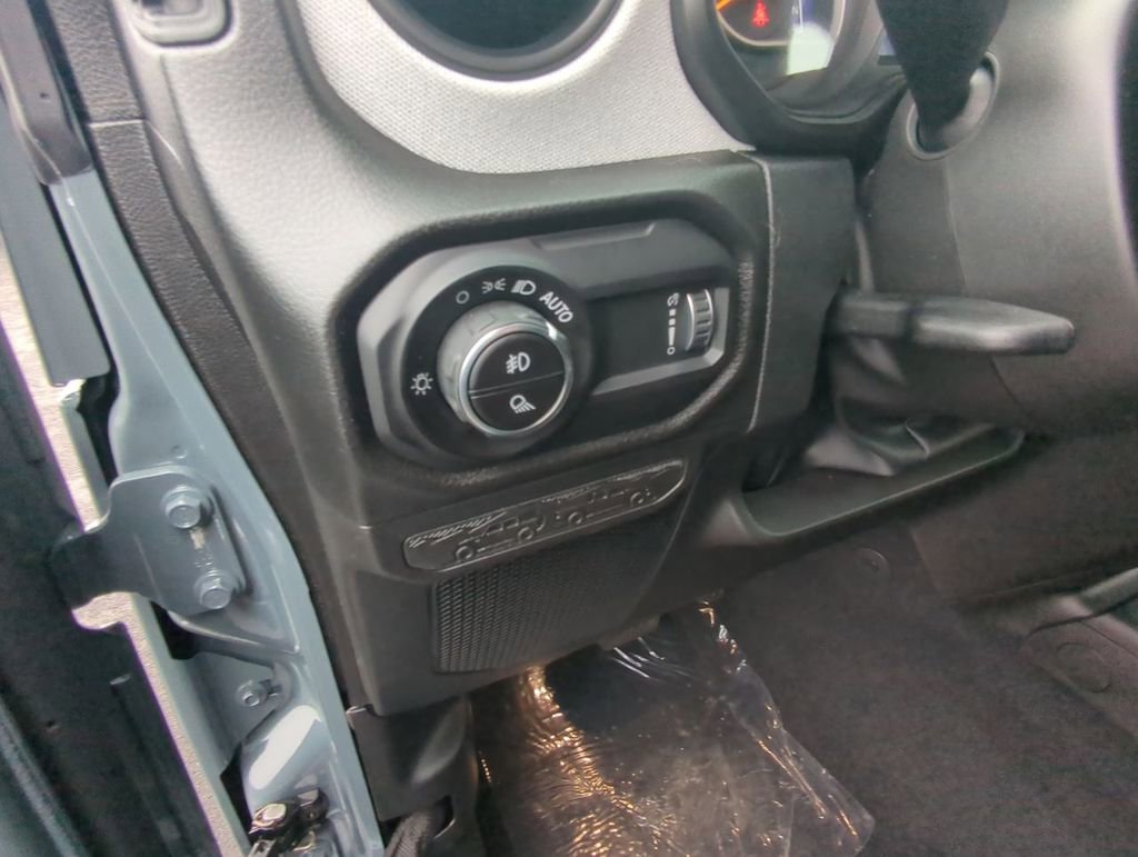 New 2026 Jeep Gladiator Sport AWD/4WD image 17