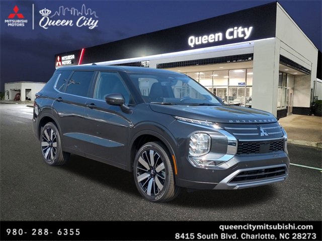 New 2025 Mitsubishi Outlander SE image 1