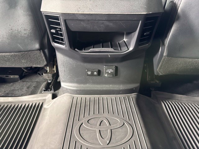 Used 2025 Toyota Tundra Limited AWD/4WD image 13
