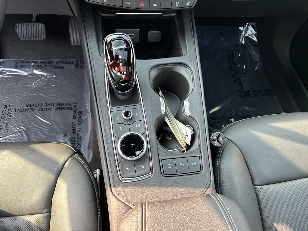 Used 2024 Cadillac XT4 Premium Luxury AWD/4WD image 16
