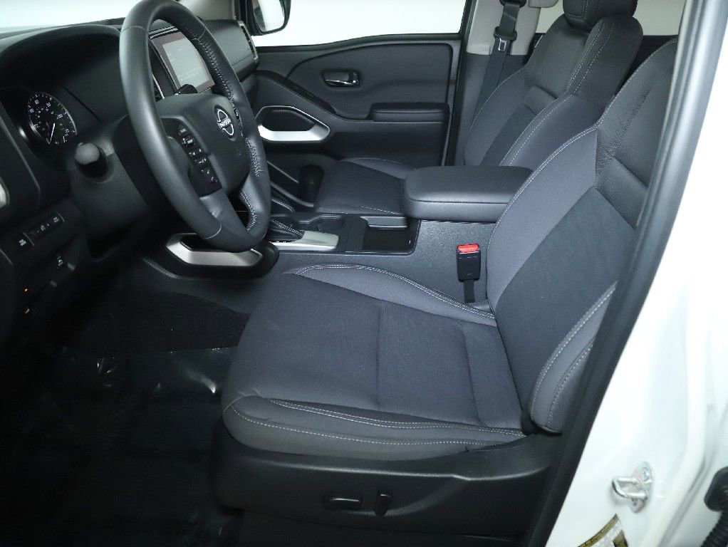 Certified 2024 Nissan Frontier SV w/ Hardbody Edition image 18