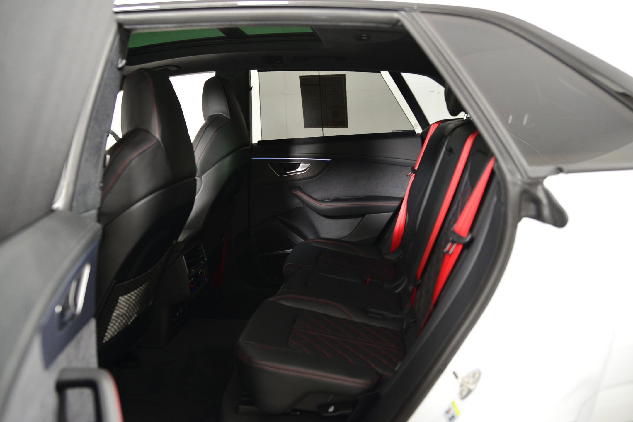 New 2026 Audi SQ8 Prestige image 11