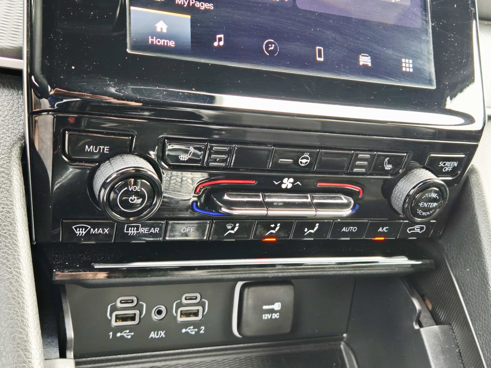 Used 2024 Jeep Grand Cherokee Altitude image 29