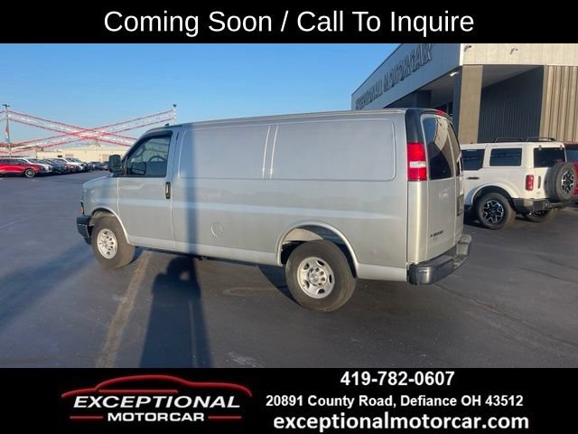 Used 2025 Chevrolet Express 3500 w/ Hotel Shuttle Package RWD image 3