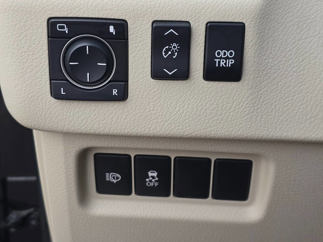 Used 2017 Lexus GX 460 Premium w/ Premium Package image 21