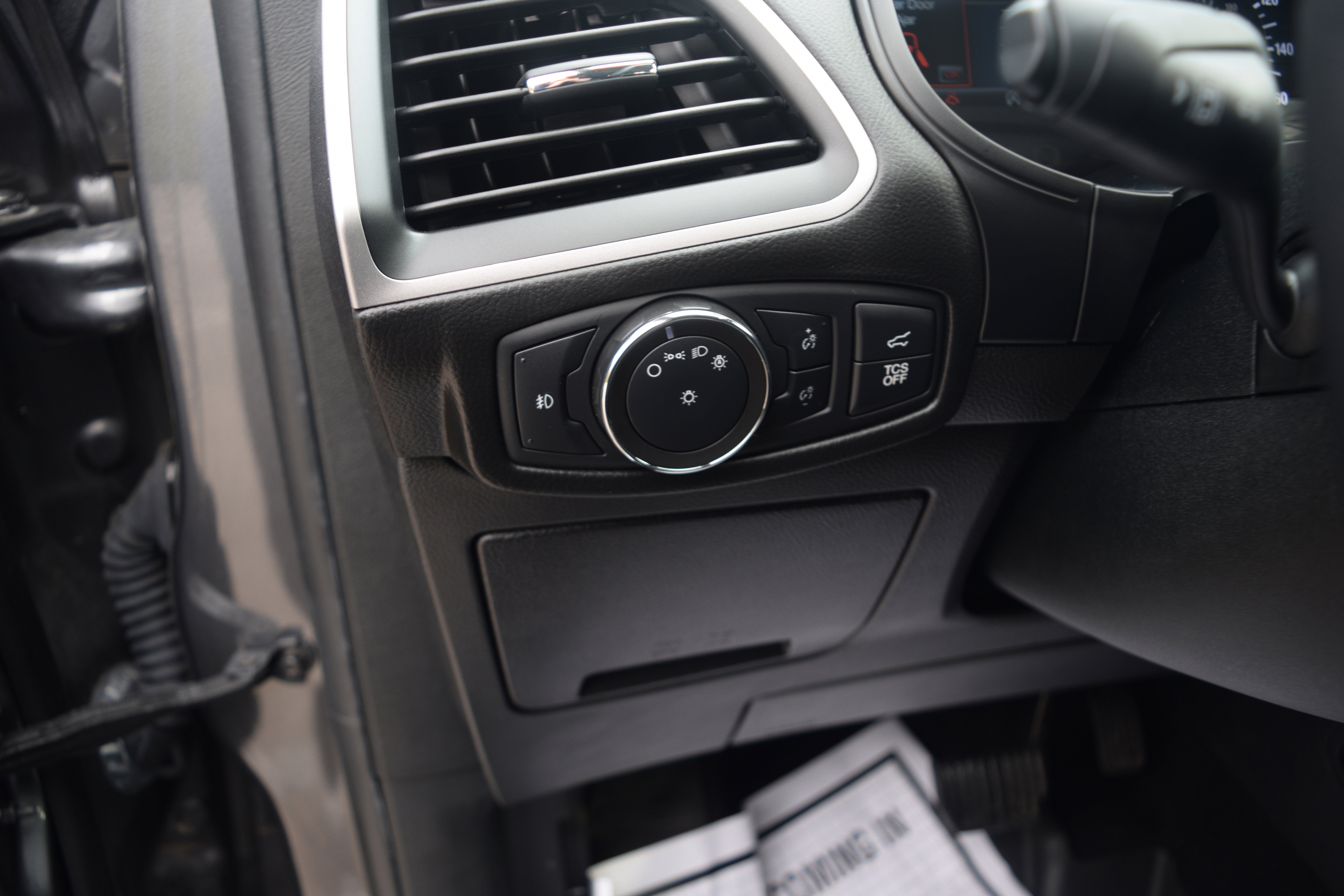 Used 2022 Ford Edge SEL w/ Convenience Package image 7