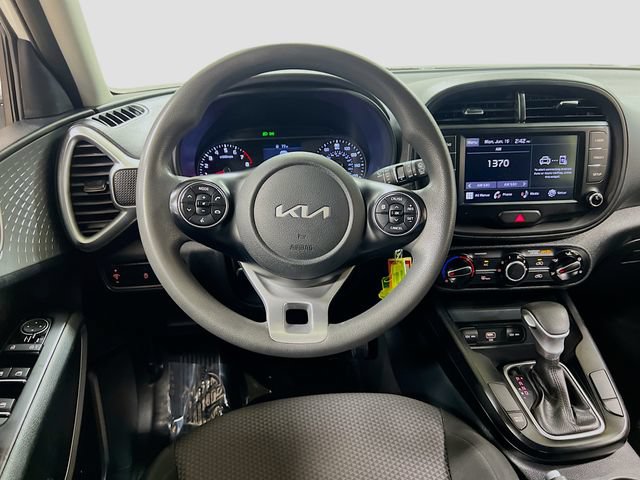 Certified 2022 Kia Soul LX FWD image 21
