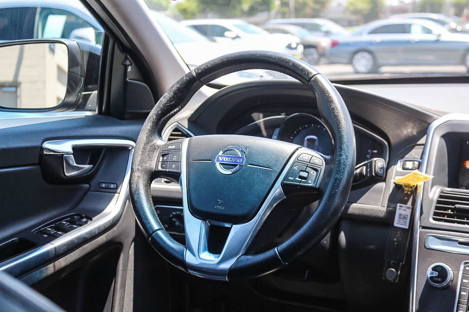 Used 2016 Volvo XC60 T5 Premier w/ Proximity Package FWD image 19