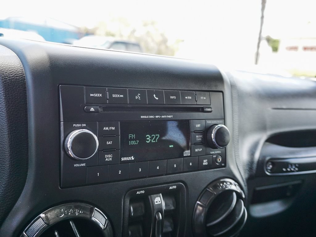Used 2018 Jeep Wrangler Unlimited Rubicon AWD/4WD image 24