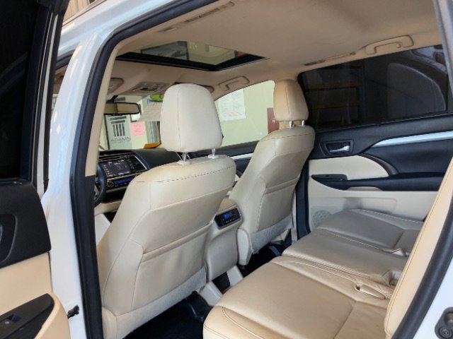 Used 2016 Toyota Highlander XLE image 29