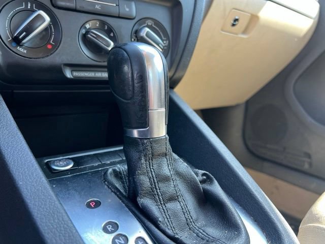 Used 2012 Volkswagen Jetta SEL FWD image 19