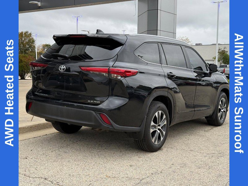 Used 2023 Toyota Highlander XLE AWD/4WD image 3