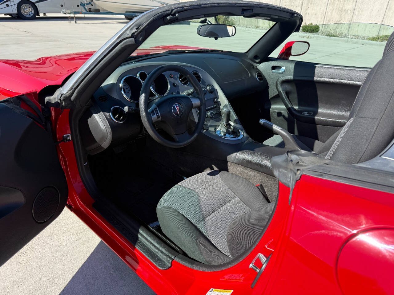 Used 2006 Pontiac Solstice Convertible w/ Power Package RWD image 17