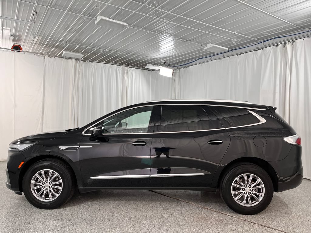 Used 2023 Buick Enclave Essence AWD/4WD image 11