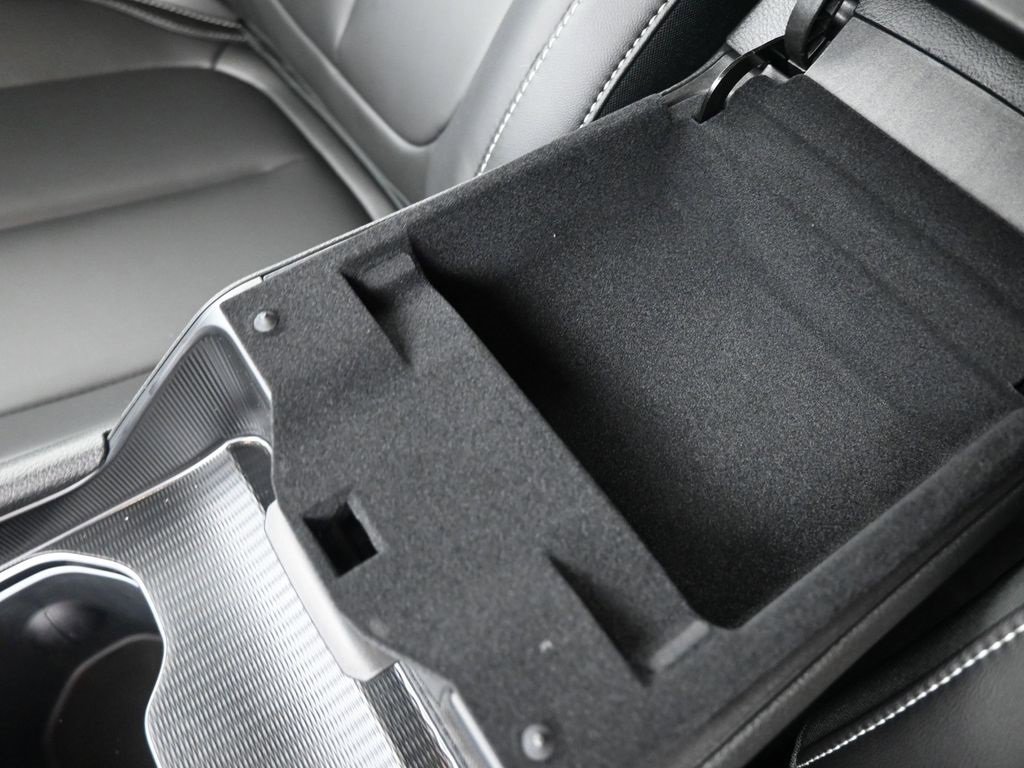 New 2025 Jeep Grand Cherokee L Limited w/ Black Appearance Package image 4