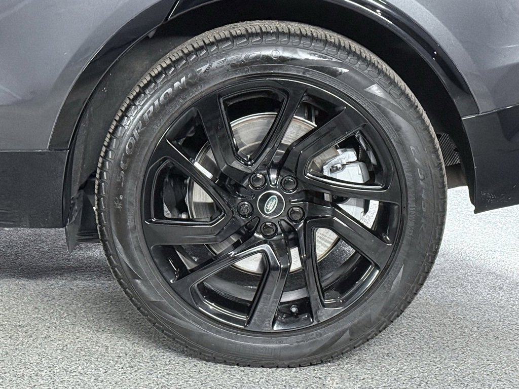 Used 2022 Land Rover Discovery HSE R-Dynamic image 14