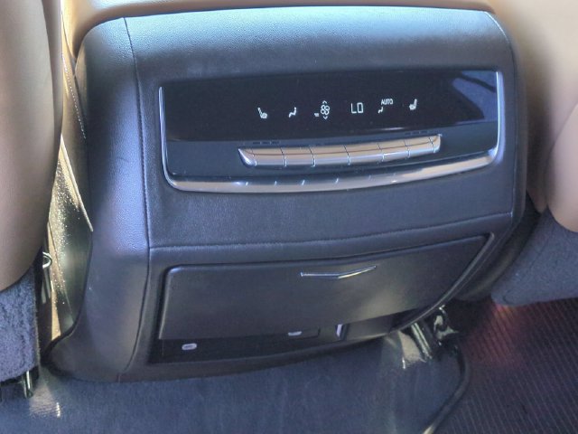 Used 2021 Cadillac Escalade Premium Luxury w/ Performance Package AWD/4WD image 32