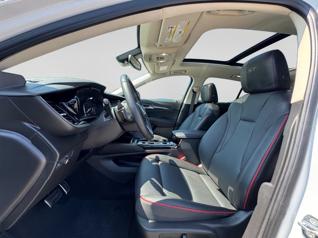 Used 2023 Buick Envision Essence w/ Sport Touring Package AWD/4WD image 20