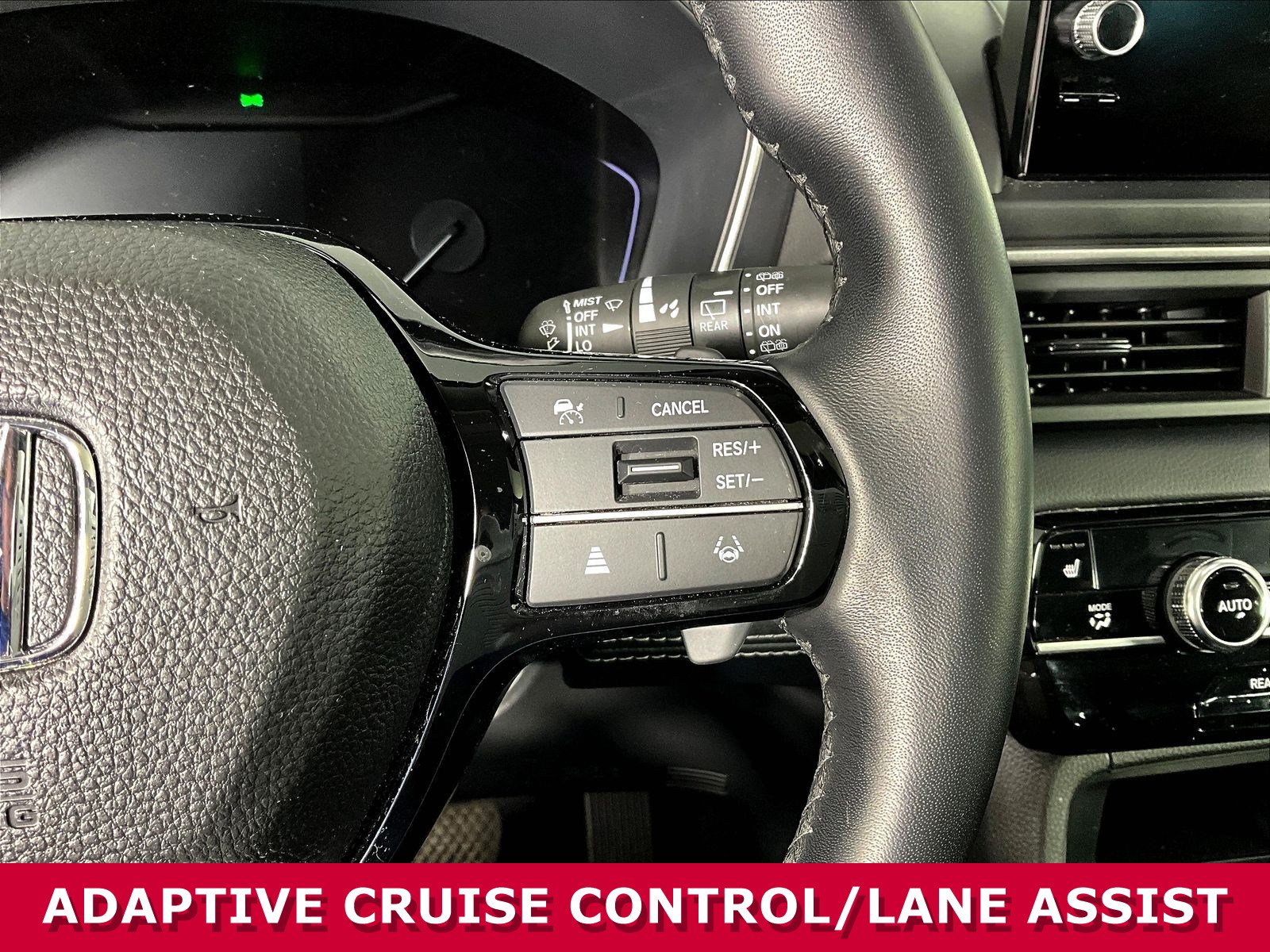 Used 2025 Honda Pilot Touring image 12