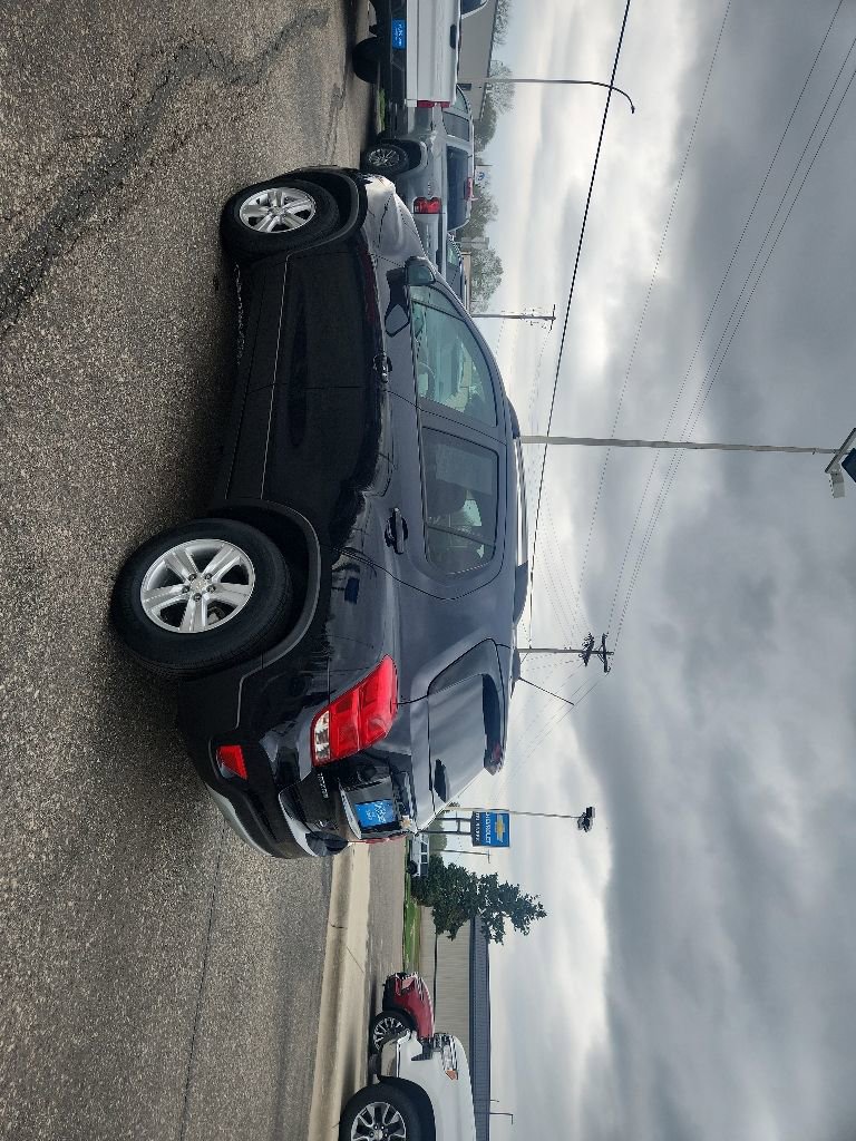 Used 2022 Chevrolet Trax LT w/ LT Convenience Package AWD/4WD image 3