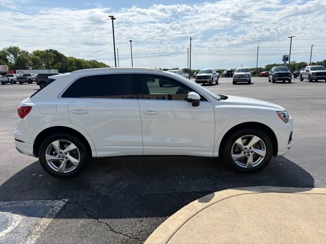Used 2020 Audi Q3 2.0T Premium w/ Convenience Package AWD/4WD image 4
